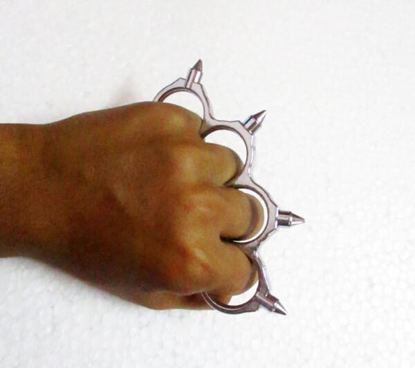 slim-spiked knuckle duster