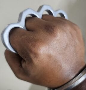 Black Heavy Duty Thick Knuckle Duster for Travellers Riders Self Defence Men's Tool photo review